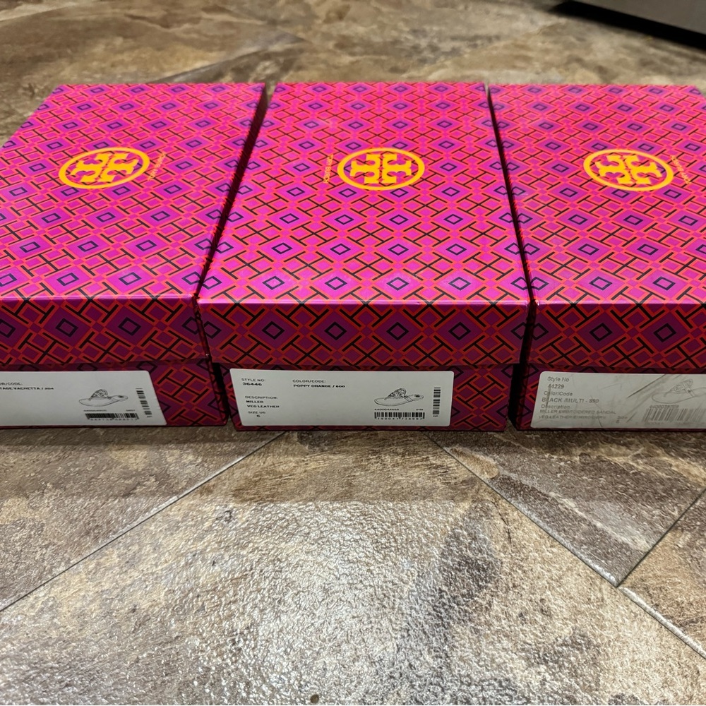Tory Burch Miller Sandals! NEW!!! 😻🤩 sz 6
Black Multi - Picture 2 of 3
